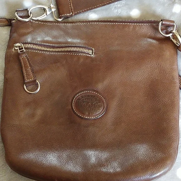 Roots Saddle Crossbody Bag - Picture 13 of 13